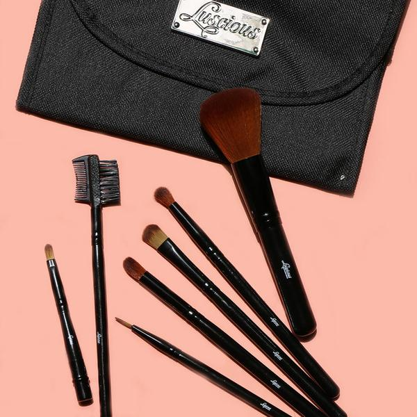 Your Top Guide For Makeup Brushes
